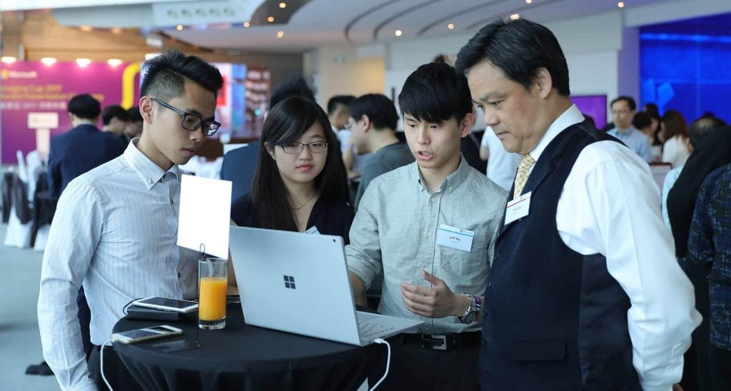 香港科學園Science Park、 數碼港Cyberport 駭客松、創業競賽