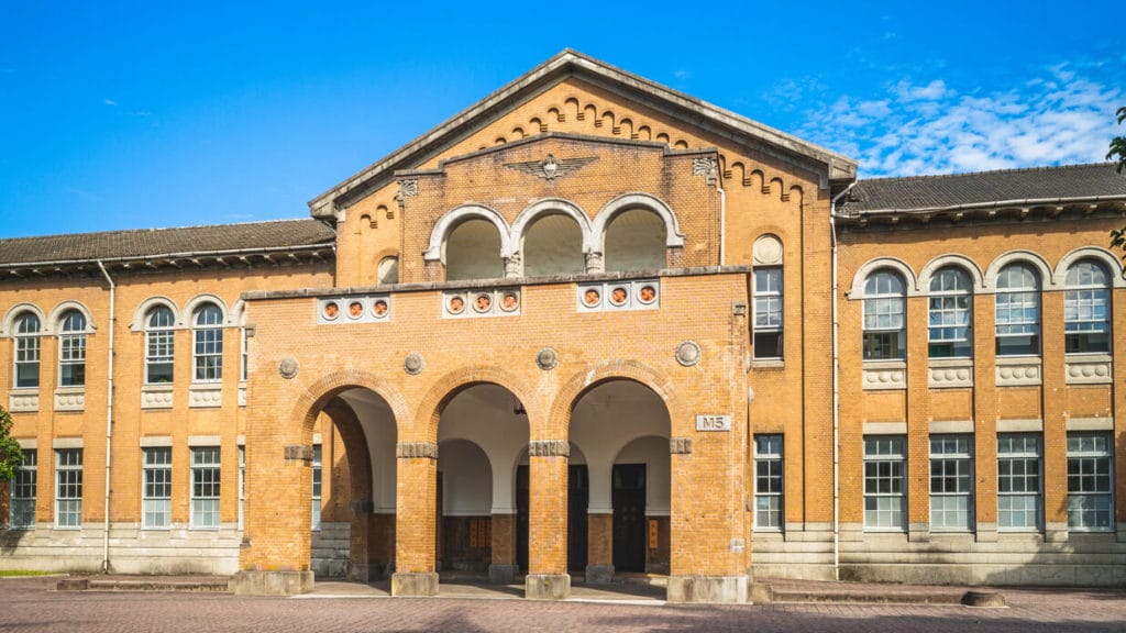 外文系升學 為何而學，翻譯所是業界的入門磚 - NTU 文學院 (中英翻譯學程)